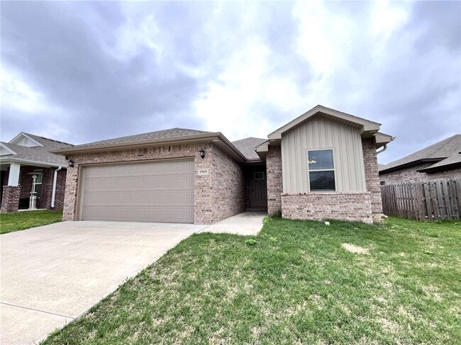 Photo - 5909 NW Reynolds St