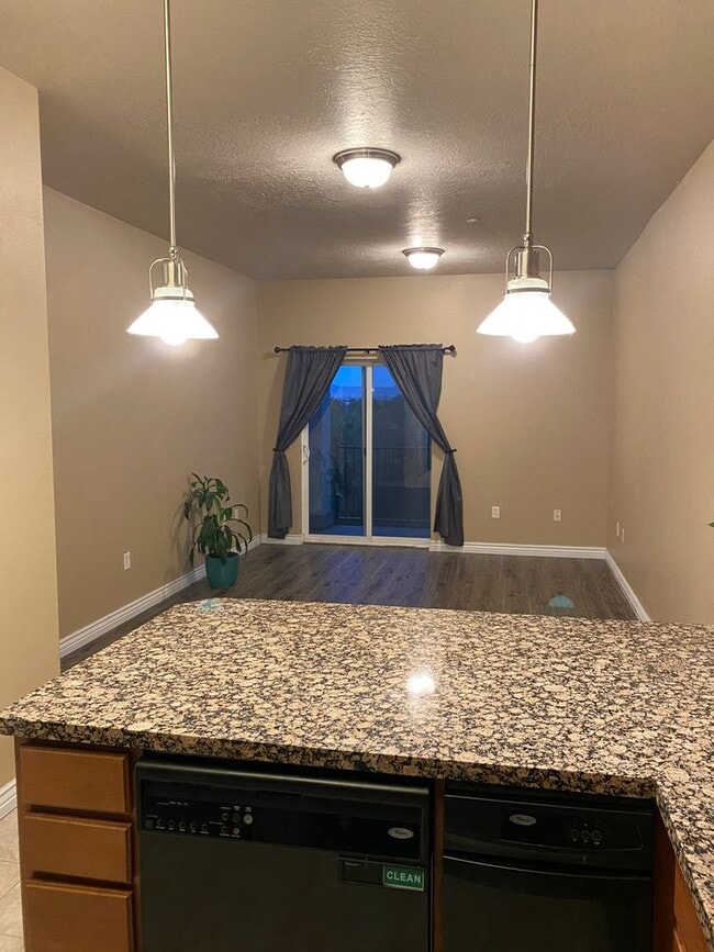 Photo - Great 2 Bed 2 Bath Unit in Millcreek!!!