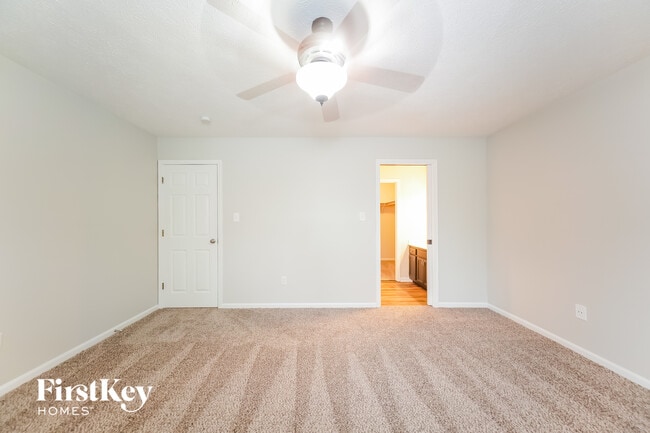 Photo - 825 Country Ln