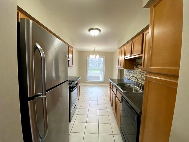 Photo - 1987 Franklin Pl