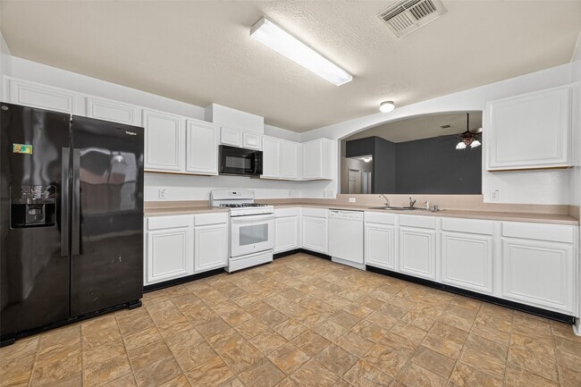 6551 Holly Cove Ln