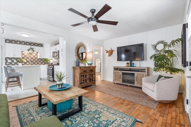 Photo - 313 Quandt Ave