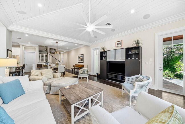 Photo - 120 Grove Way