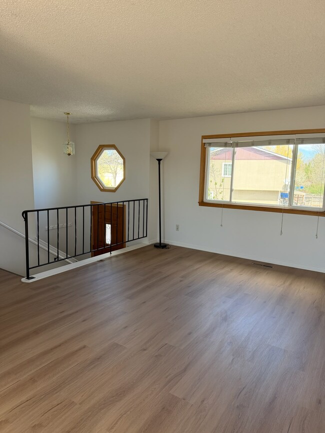 Photo - 2613 Cherly St