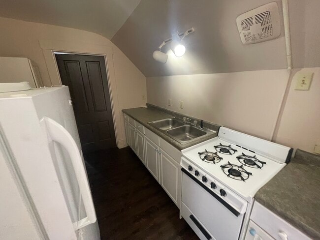 Photo - 321-2 Robinson-