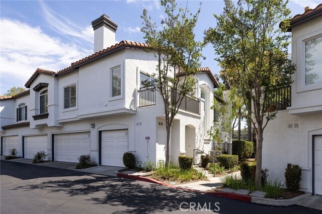 Building Photo - 12 Rabano