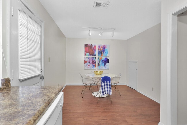 Photo - The Estates At Lafayette Square