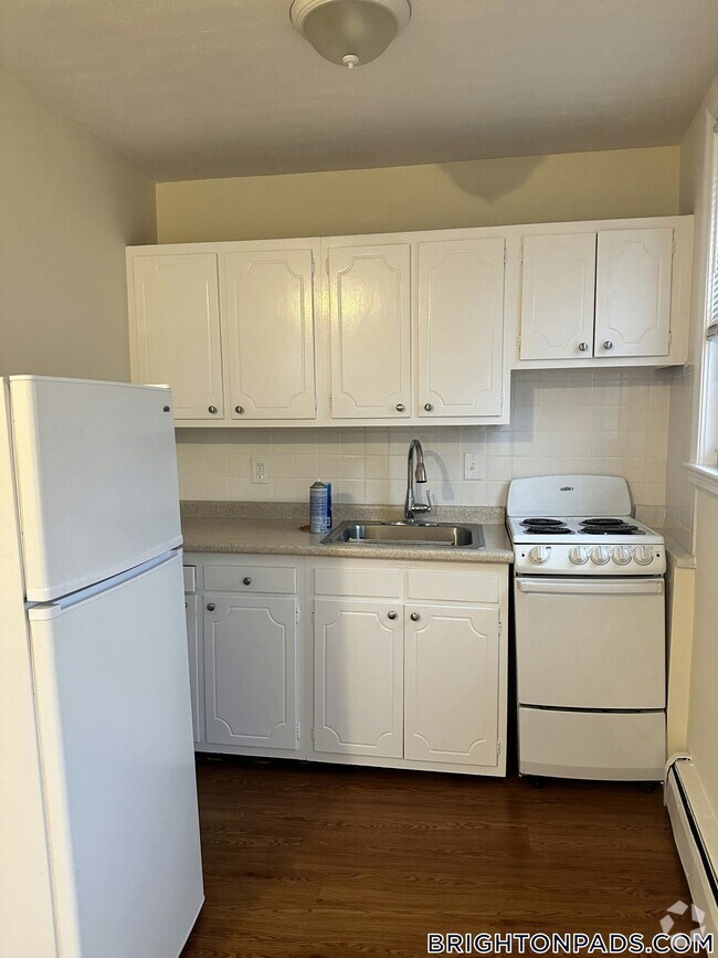 Building Photo - 160 N Beacon St Unit 22 Rental