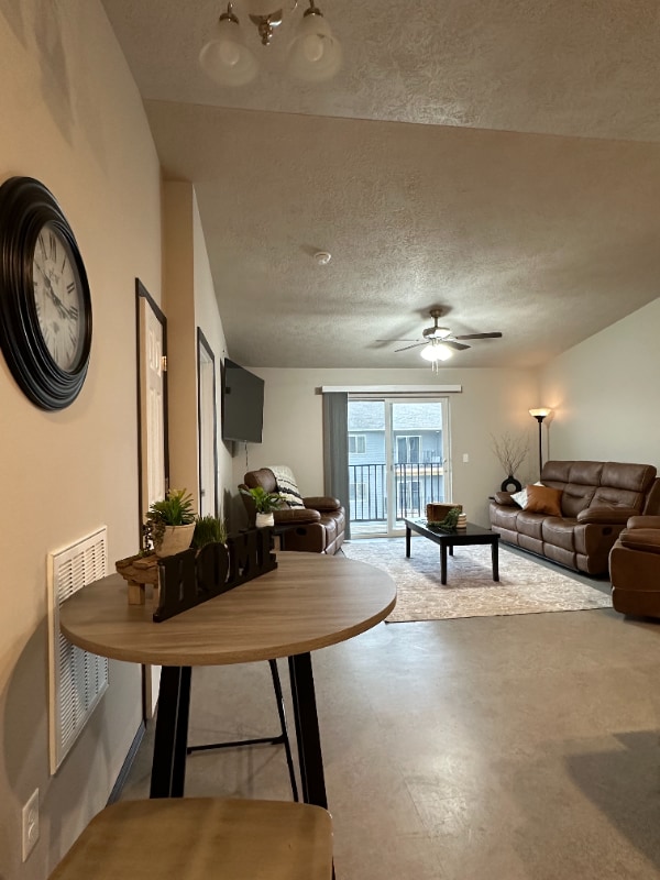 Photo - 303 Tigerway Pl