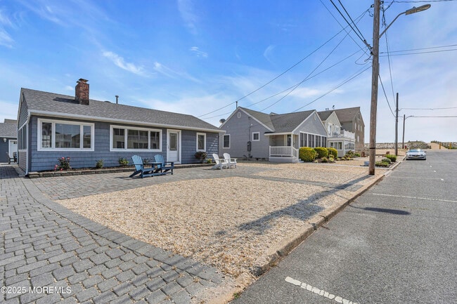 5 Dover Ave