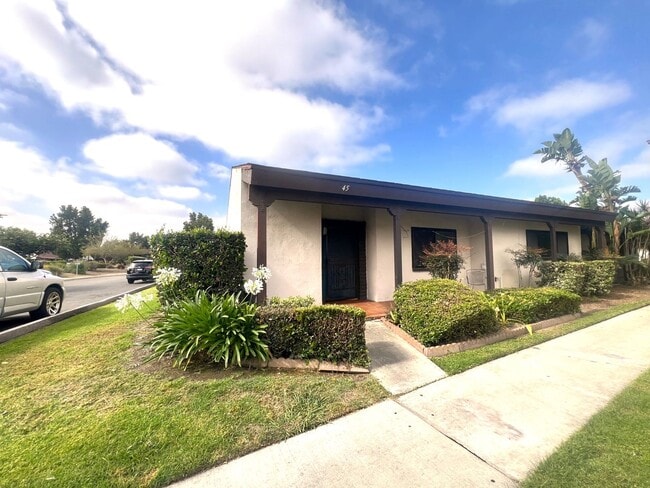 Building Photo - **Spacious Casita Style Condo 3 Bedrooms 2 Bathrooms**