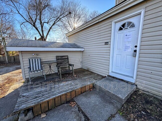 Photo - 311 E Arthur St Unit 6