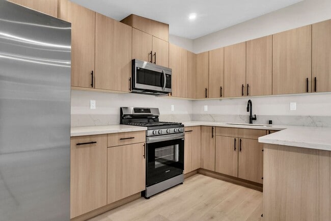 Building Photo - Newly remodeled 2 bed 1 bath with washer &... Rental
