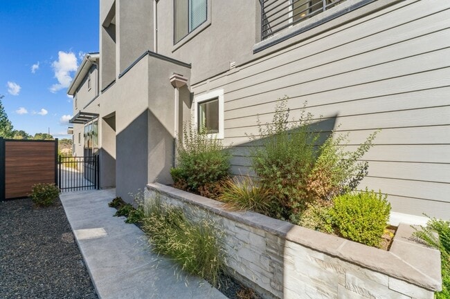 Photo - 3243 S Sedgebrook Ln