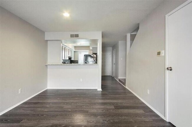 Photo - 8704 Victorian Village Dr Unit 8704