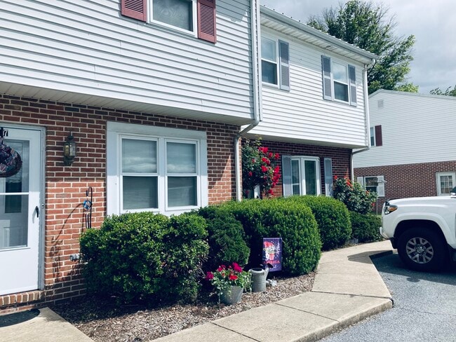 Photo - 209 W Hamilton Ave