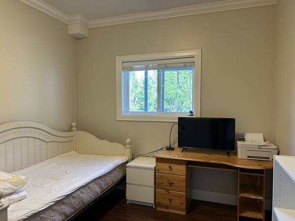 Photo - 1752-156A 156a St