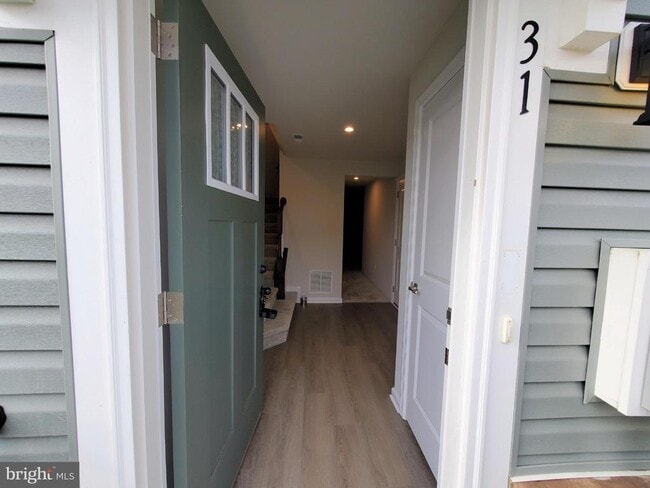 Building Photo - 31 Roundstone Run