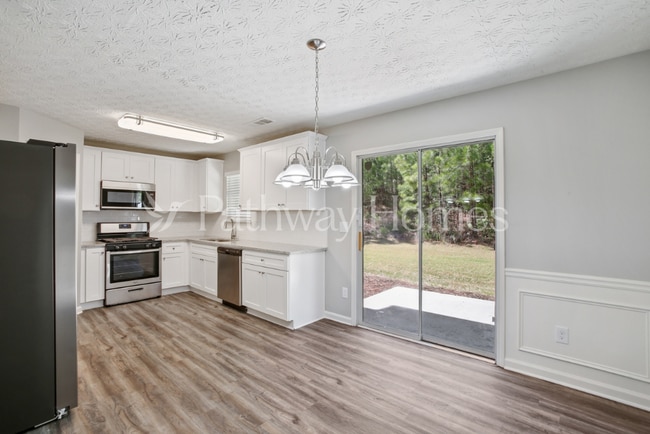 Photo - 9461 Lakeview Rd