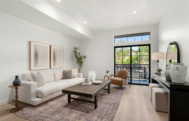 Photo - 581 Higuera St Unit 30
