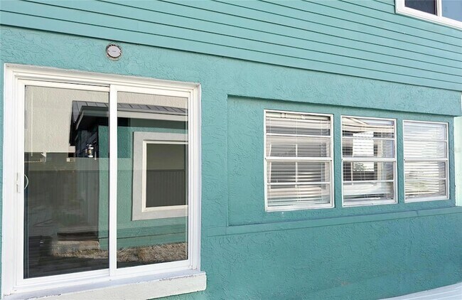 Photo - 19506 Gulf Blvd Unidad 4