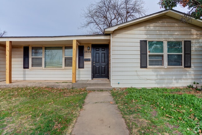 Building Photo - 3806 31st St Rental