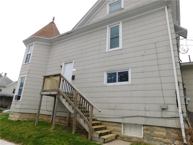Building Photo - 302 N Western Ave Unit 922 Cedar St.