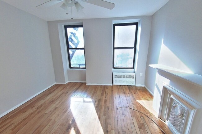 Building Photo - 219 E 28th St Rental