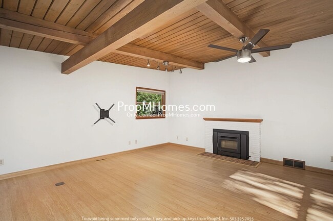 Photo - 2 Bedroom Mid Century Modern Home with Total Privacy!