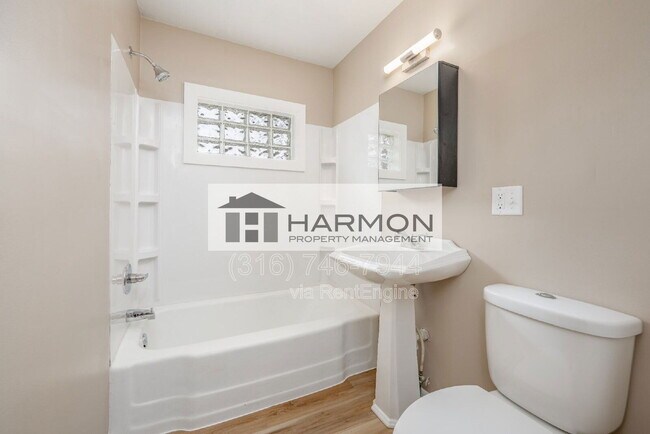 Photo - 8514 W 9th St N