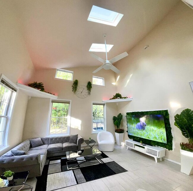 Unit 1 - 129 Gage St Unit 1