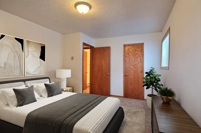 Photo - Dakota Manor