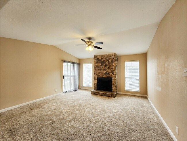 Photo - 17401 Red Oak Dr Unit 100