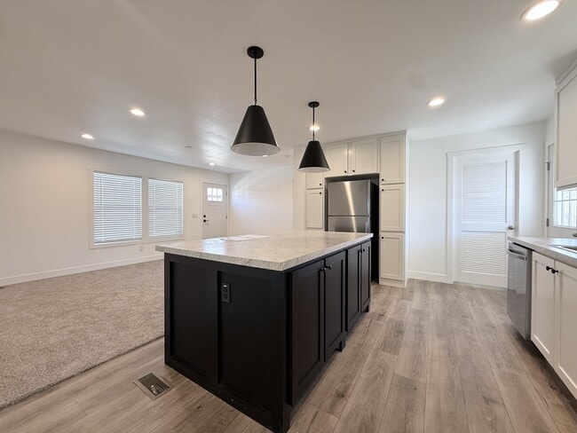 Photo - 2060 N Center St