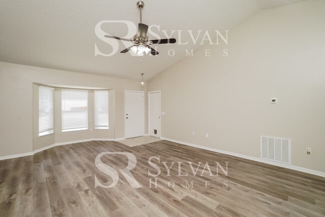 Photo - Don’t miss this Beautiful 3 Bedroom, 2 Bath home!