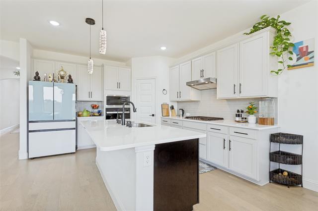 Photo - 465 Willowmore Dr