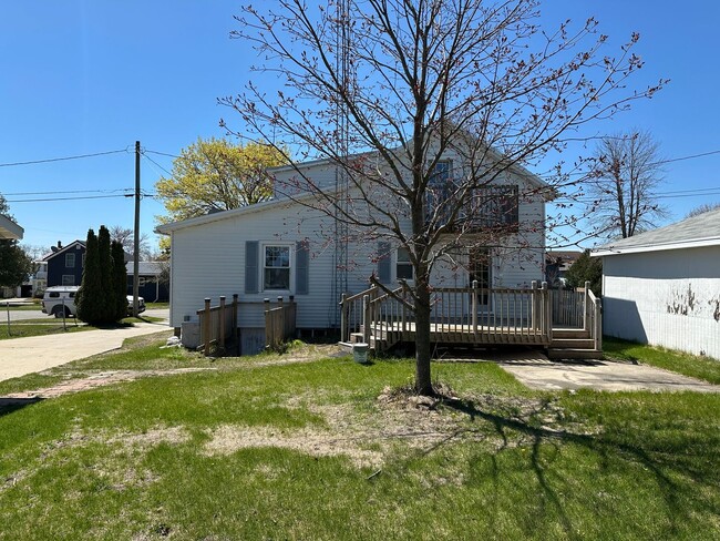 Photo - 3 Bedroom Single Family House- Two Rivers, Wi