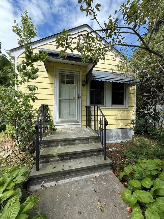 Building Photo - 2542 Central Ave Rental