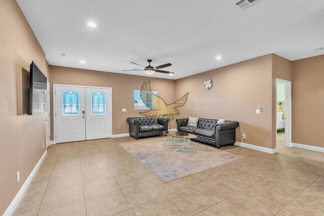 Photo - 4615 E St Louis Ave