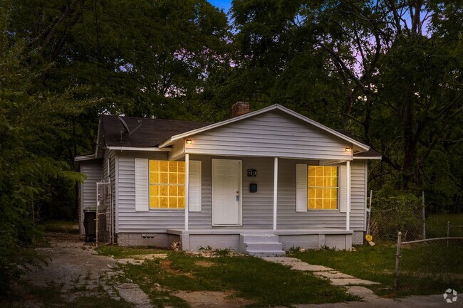 Building Photo - Charming and Newly Renovated 3 Bedroom 1 B... Rental