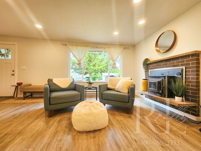 Photo - Rambler with Fantastic Covered Deck & Community Pool