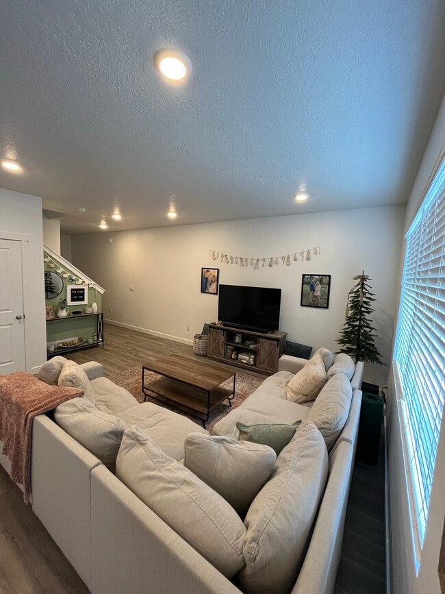 Photo - 803 S Brubaker Way