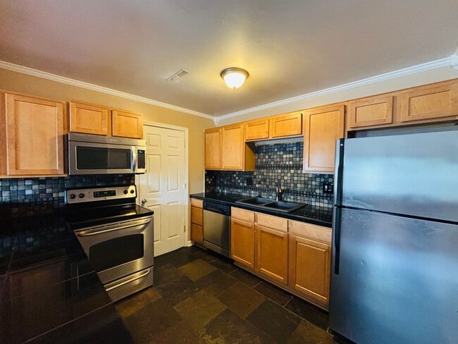 Photo - 307 Loudon Rd