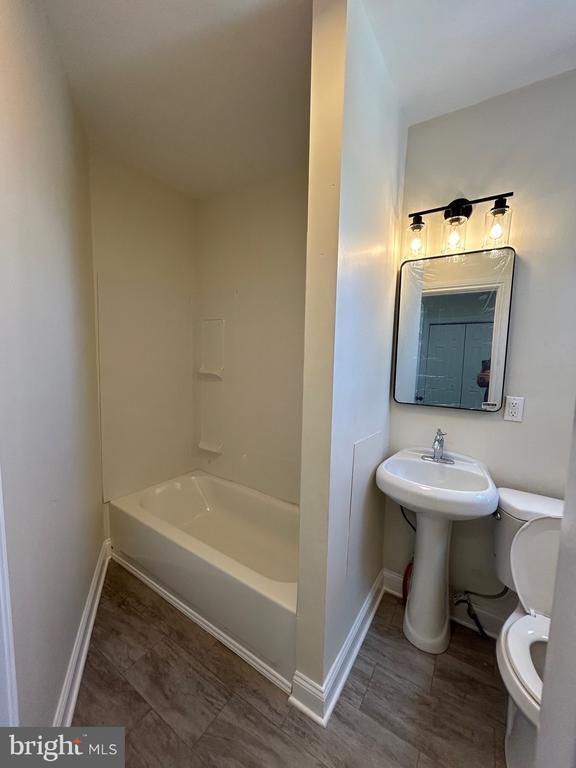 Photo - 35 N Hartley St