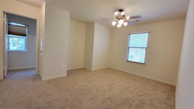 Photo - 4822 Bonny Loch Ln