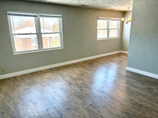 Photo - 4026 N Illinois Ave Unidad 10