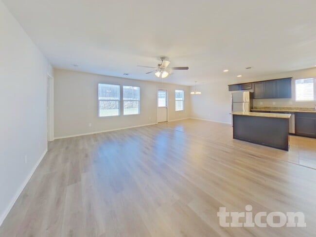 Photo - 9921 Amosite Dr