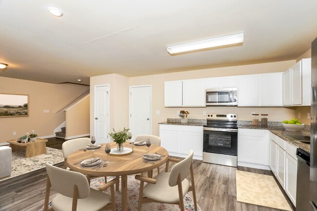 Photo - 940 Haley St