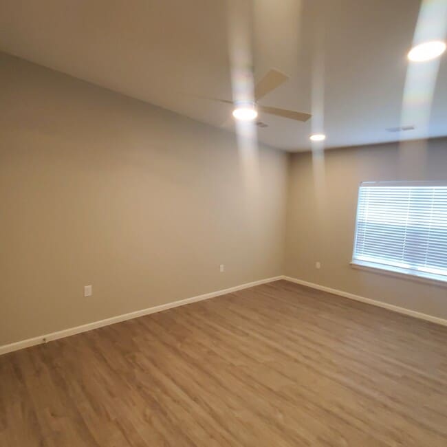 Photo - 1073 S Grant Ave Unit 302
