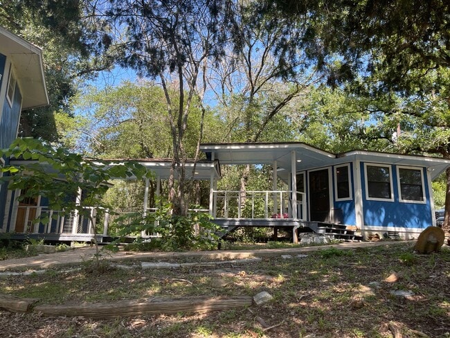 Photo - College Station - Lake Front Property - 3 bedroom / 1.5 bath - 2 story Home